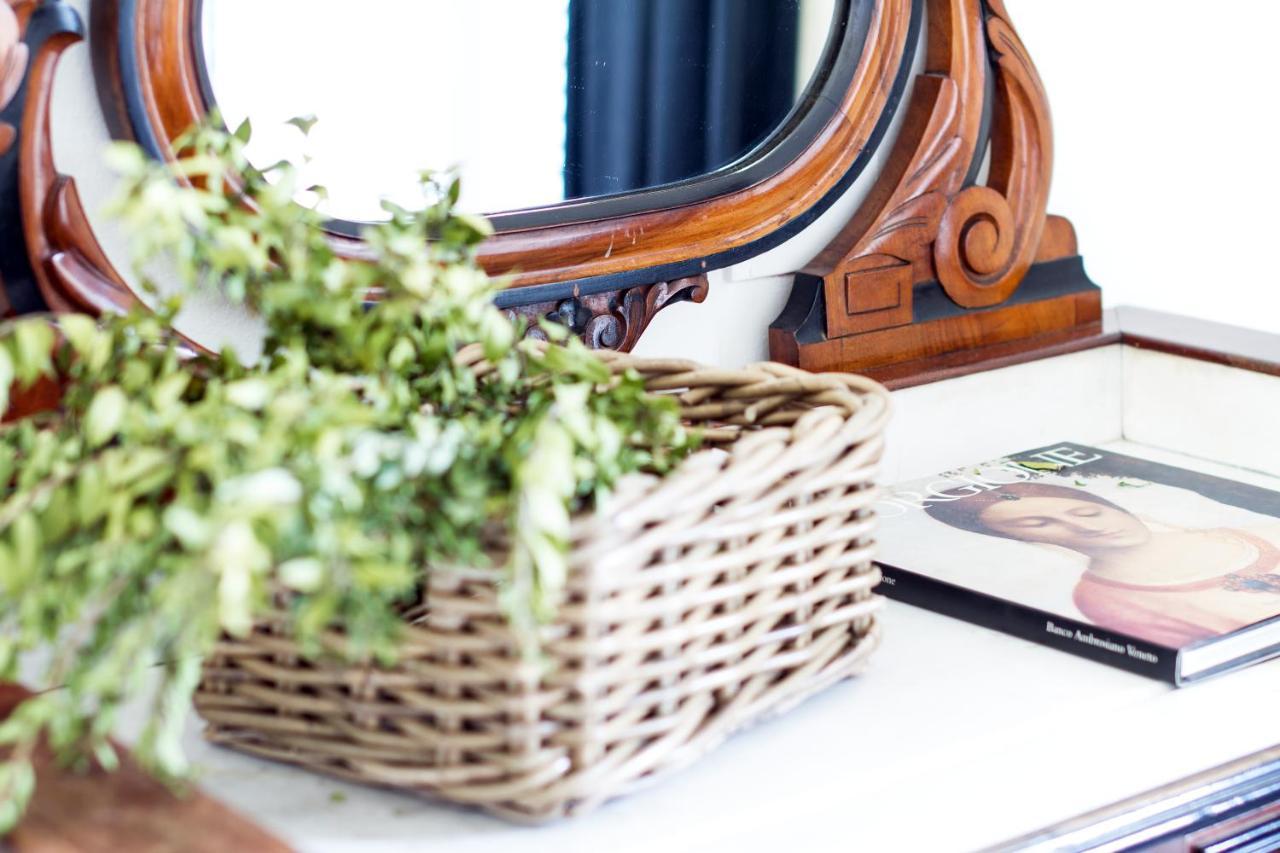L' Hotellerie Easy Suites Palermo Bagian luar foto