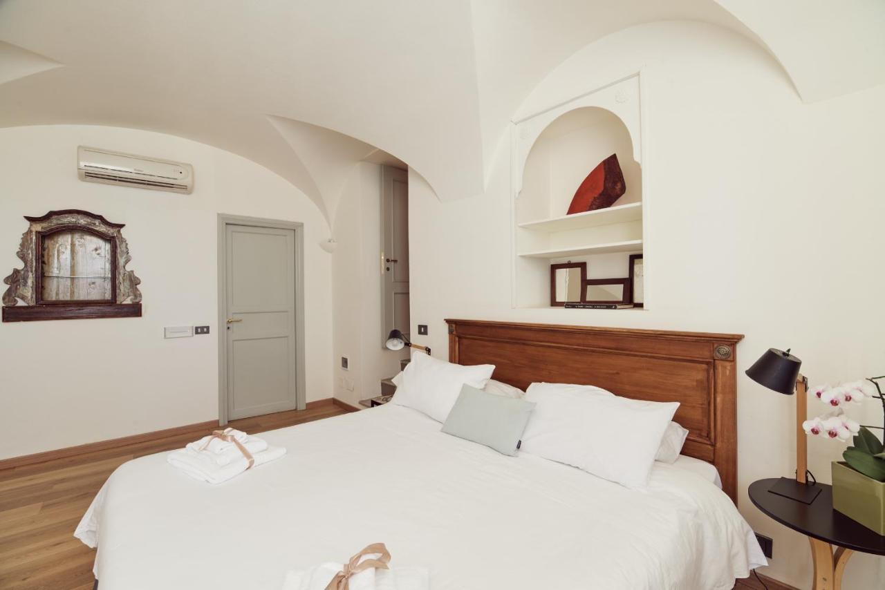 L' Hotellerie Easy Suites Palermo Bagian luar foto